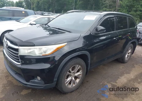 2015 Toyota Highlander Xle V6 z USA, uszkodzony, nr VIN 5TDJKRFH2FS191880